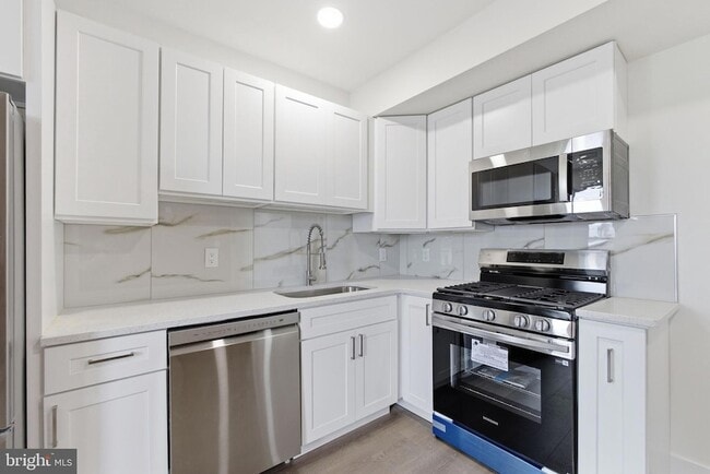 Photo - 213 Hermitage St