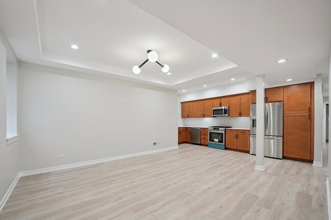 Photo - 1635 W Warren Blvd Unit 1