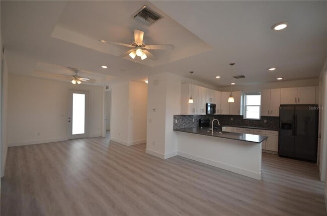 Photo - 8581 Agate St