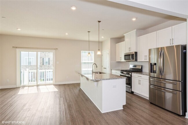 Photo - 4806 Spruce Rd