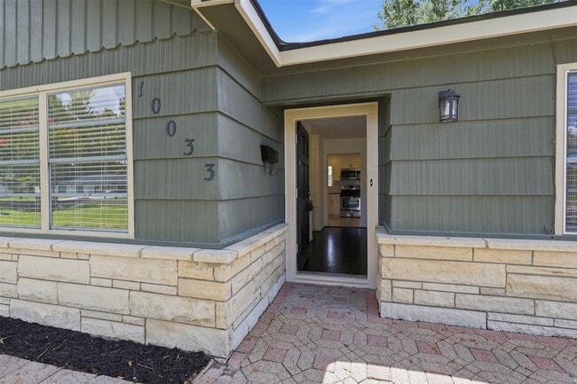 Photo - 10033 Whiteside Ln