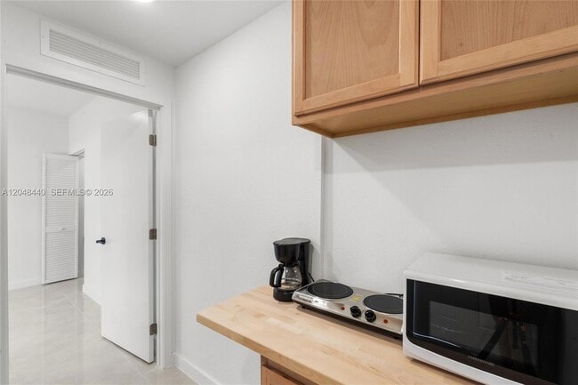 Building Photo - 14513 SW 261st St Unit EFFICIENCY