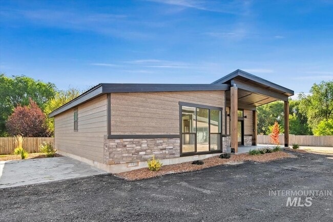 Photo - 362 London St