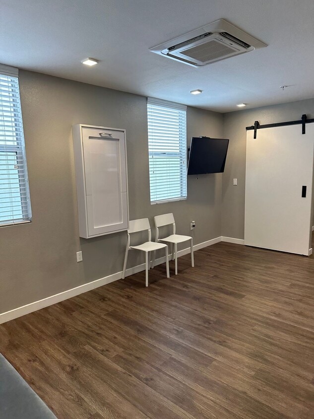 Floor Plan - 434-201/301/401