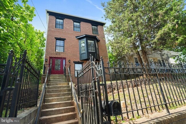 Building Photo - 5115 Bass Pl SE