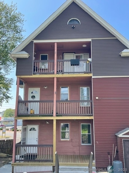 Building Photo - 280 Meriden Rd