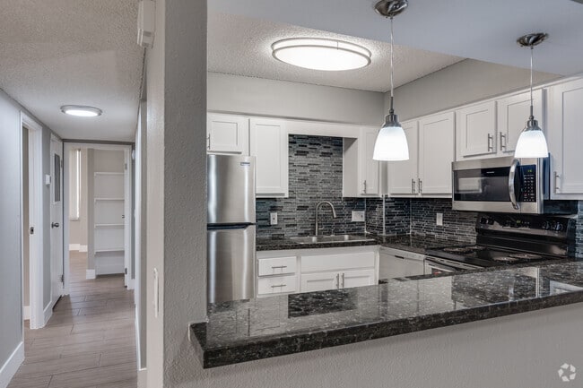 2 BR, 2 BA - 1,250 SF - Mark 1 Apartments