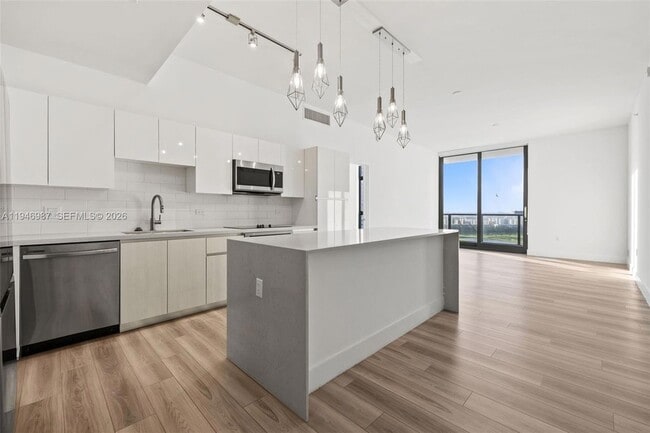 Photo - 101 Diplomat Pkwy Unit 1503