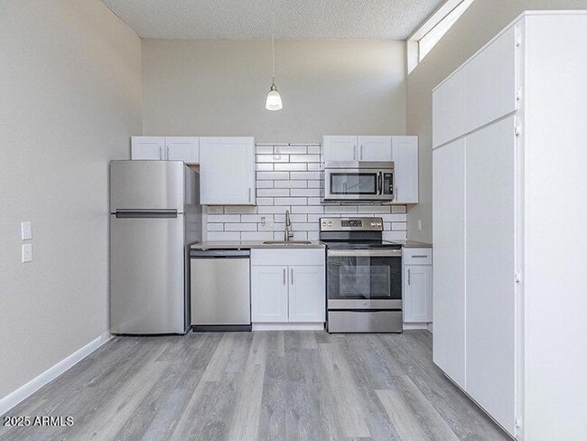 Photo - 13517 W Glendale Ave