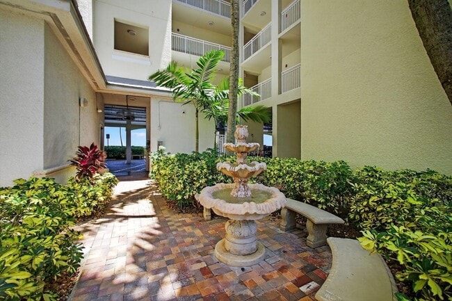 Photo - 275 NW Flagler Ave Unit 204