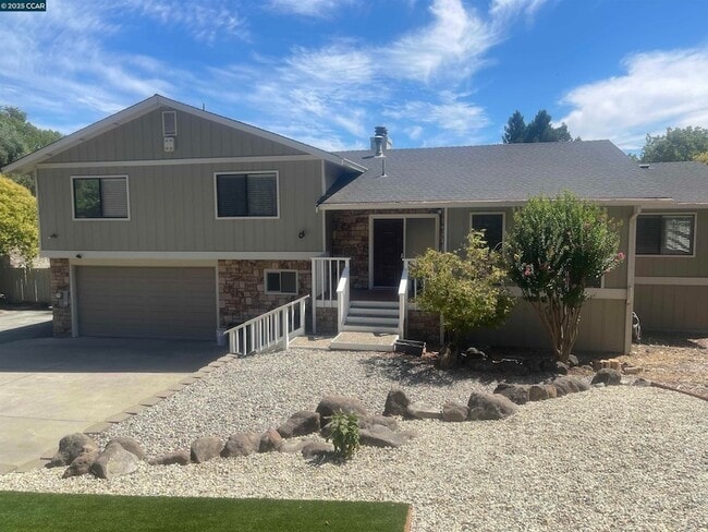 Photo - 971 Livorna Rd