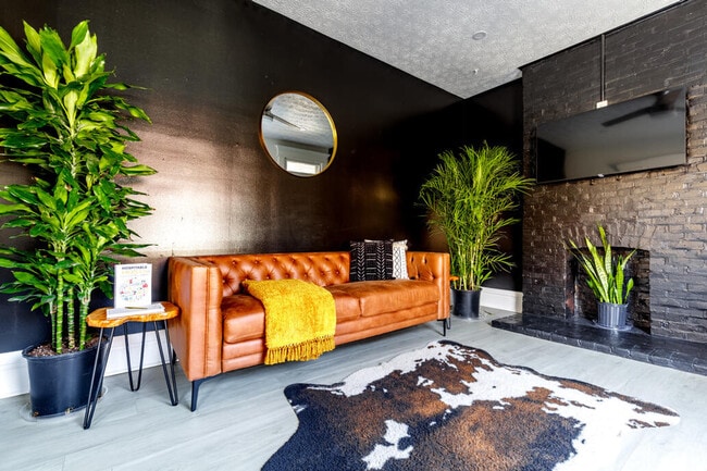 Building Photo - 309-311-311 W 4th Ave Unit ID1265626P