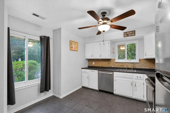 Photo - 71 Aiken St