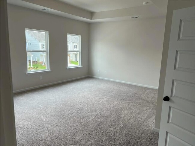 Photo - 423 Perth Dr