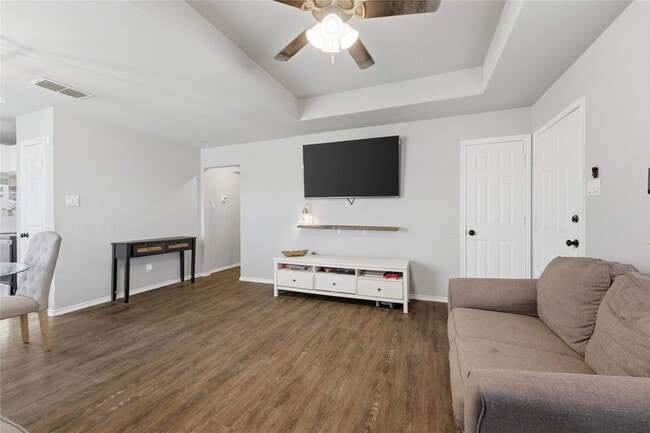 Photo - 904 Overlook Dr