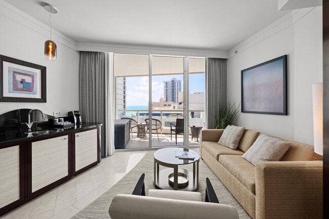 Building Photo - 4391 Collins Ave Unit SI ID1540428P