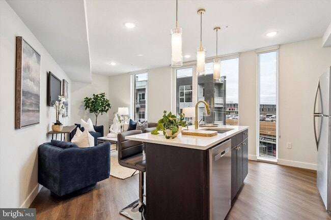 Building Photo - 1102 Germantown Ave Unit 408