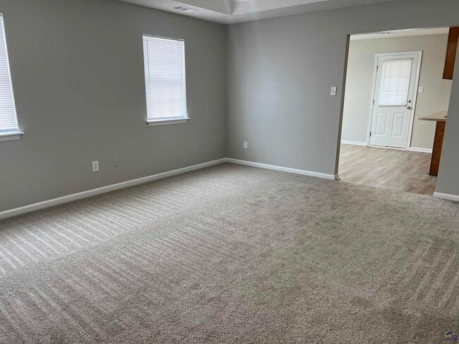 Photo - 215 Haverhill Cir