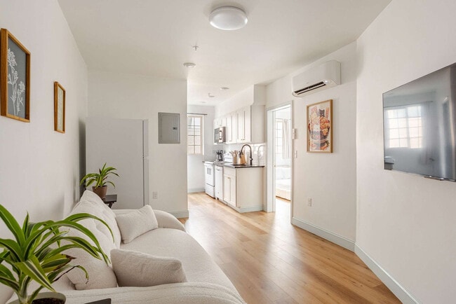 Photo - 1384 Ridge Ave Unit ID1314951P