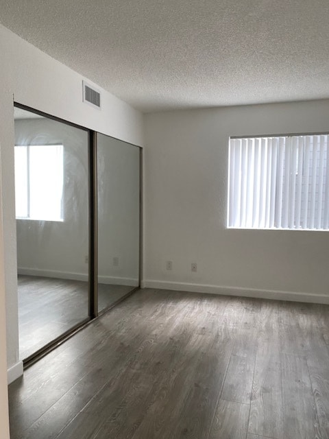 205 bedroom 1 - Swan Court Apartments