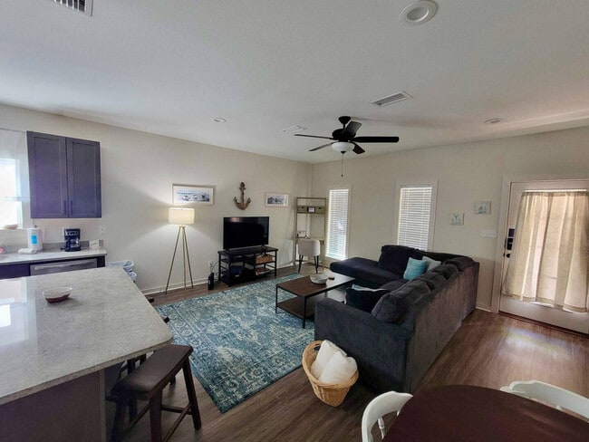 Photo - 410 N C St Unit ID1367374P