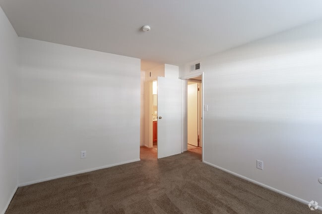 Bedroom - Abbey Walk Apartments