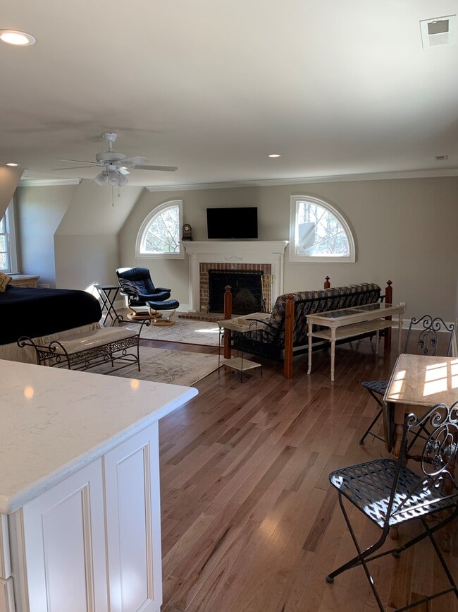 Photo - Short Term Furnished Luxury Studio Unit 1