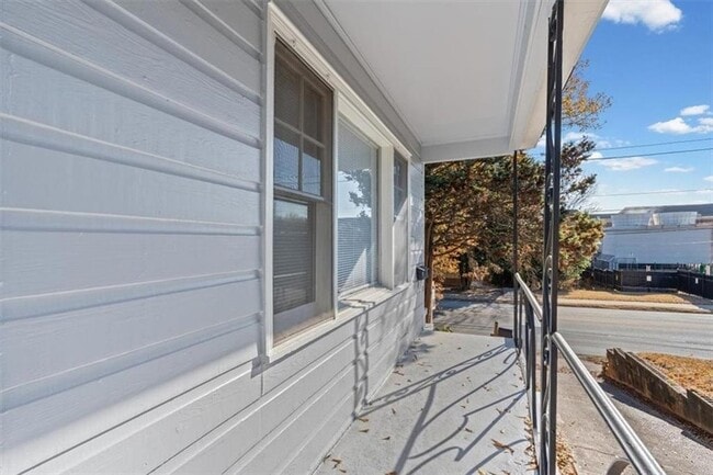 Photo - 449 10th St NW