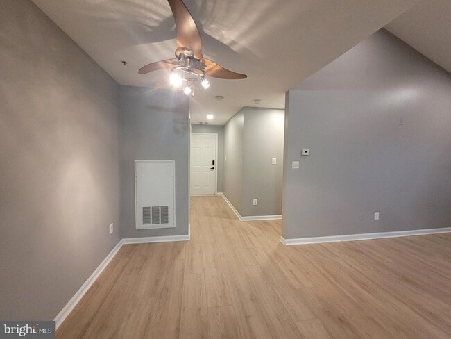 Photo - 8921 Town Center Cir Unit 305