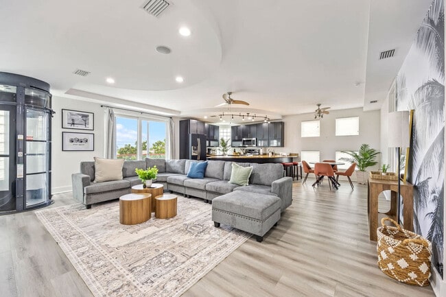 Building Photo - 873 S Atlantic Ave Unit ID1245514P