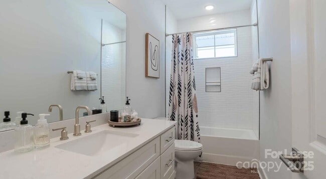 Photo - 8629 Chagrin Dr