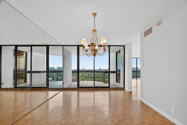 Building Photo - 5001 Woodway Dr Unit 1804