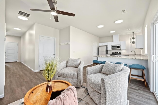 Photo - 312 Copper Tail Ln