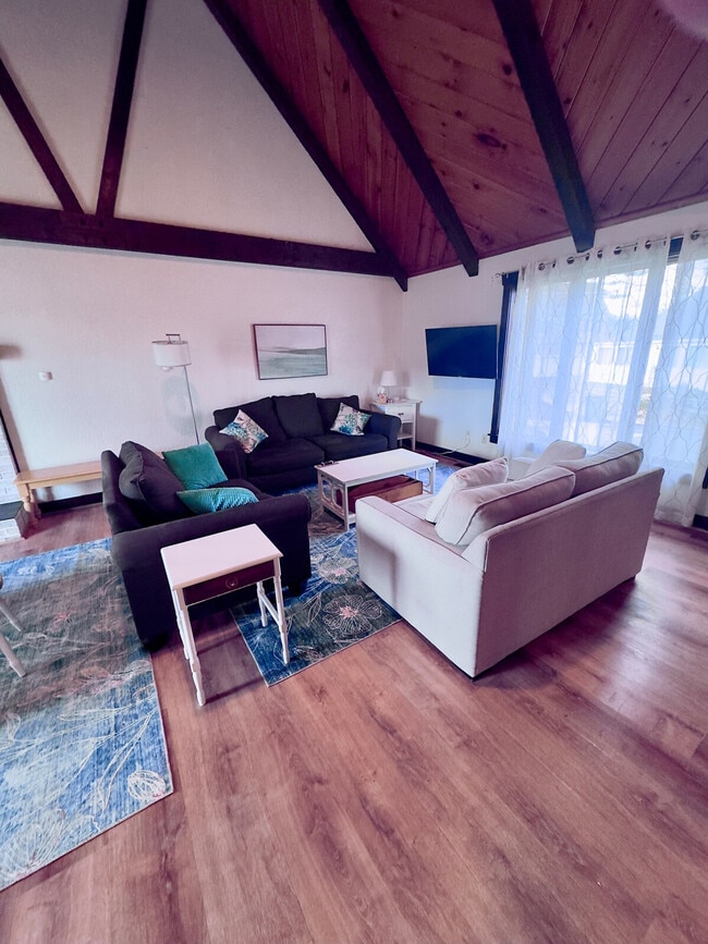 Photo - 2 A Cedar Dr Unit SI ID1380185P