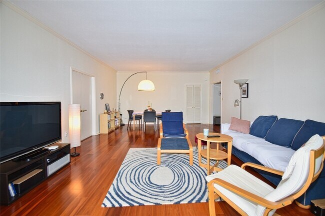 Photo - 2425 Underwood St Unit 346