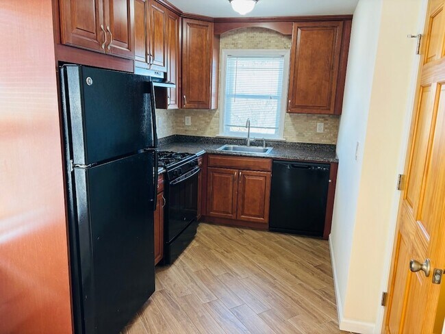 Photo - 27 1st St Unit 1