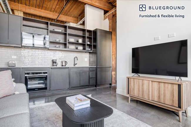 Photo - 2061 N Southport Ave Unit FL4-ID568