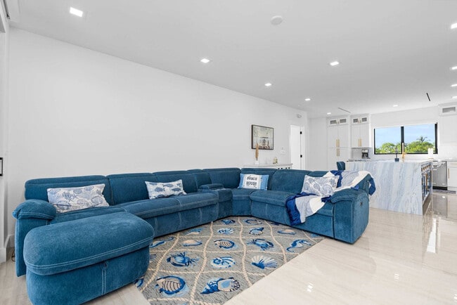 Building Photo - 136 Coco Plum Dr Unit ID1325579P