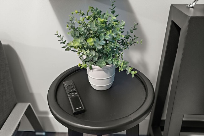 Photo - 5052 Logan Ave S Unit SI FL2-ID1369958P