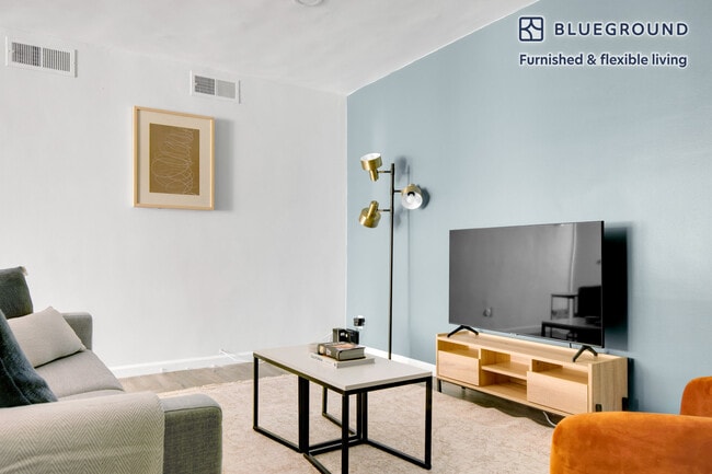 Photo - 115 N Wetherly Dr Unit SI FL2-ID777