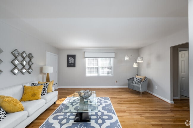 1 Bed 1 Bath - Lloyd Apartments