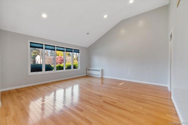 Photo - 25 Belmont Dr W