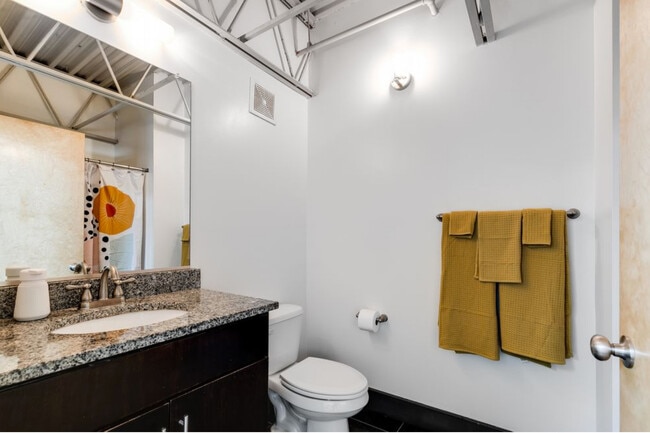 Photo - 1100 Hull Street Apartments