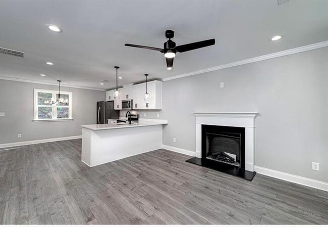 Photo - 6290 Akins Way
