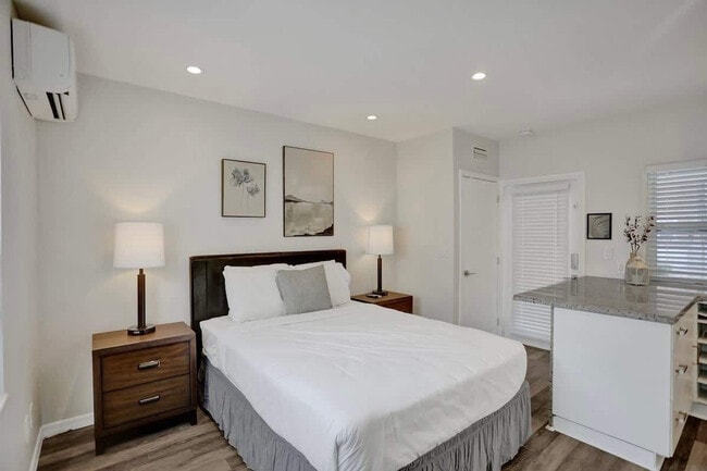 Photo - 37 Hendricks Isle Unit SI ID1503940P