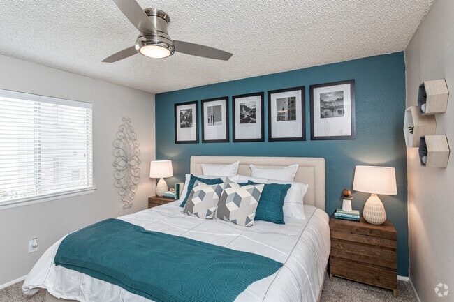 1BR, 1BA - 651SF Bedroom - Royal Palms