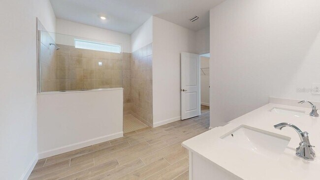 Photo - 7949 Lakes Edge Ln