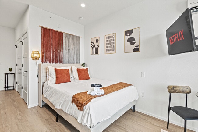 Photo - 596 W 9th St Unit ID1335745P