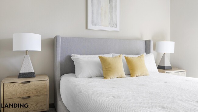 Building Photo - 1850 NW Front Ave Unit 322