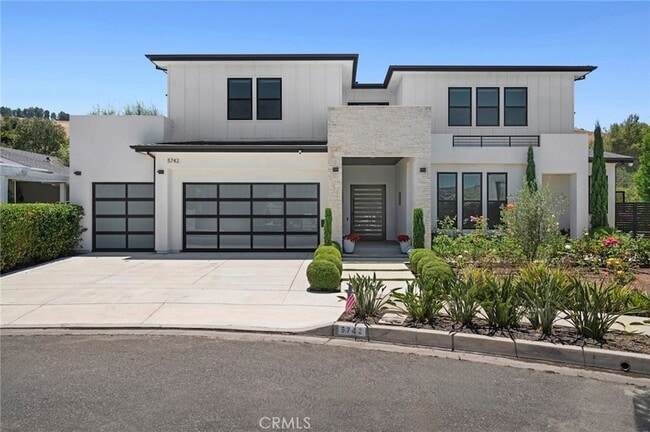 Building Photo - 5742 Sierra Casa Rd
